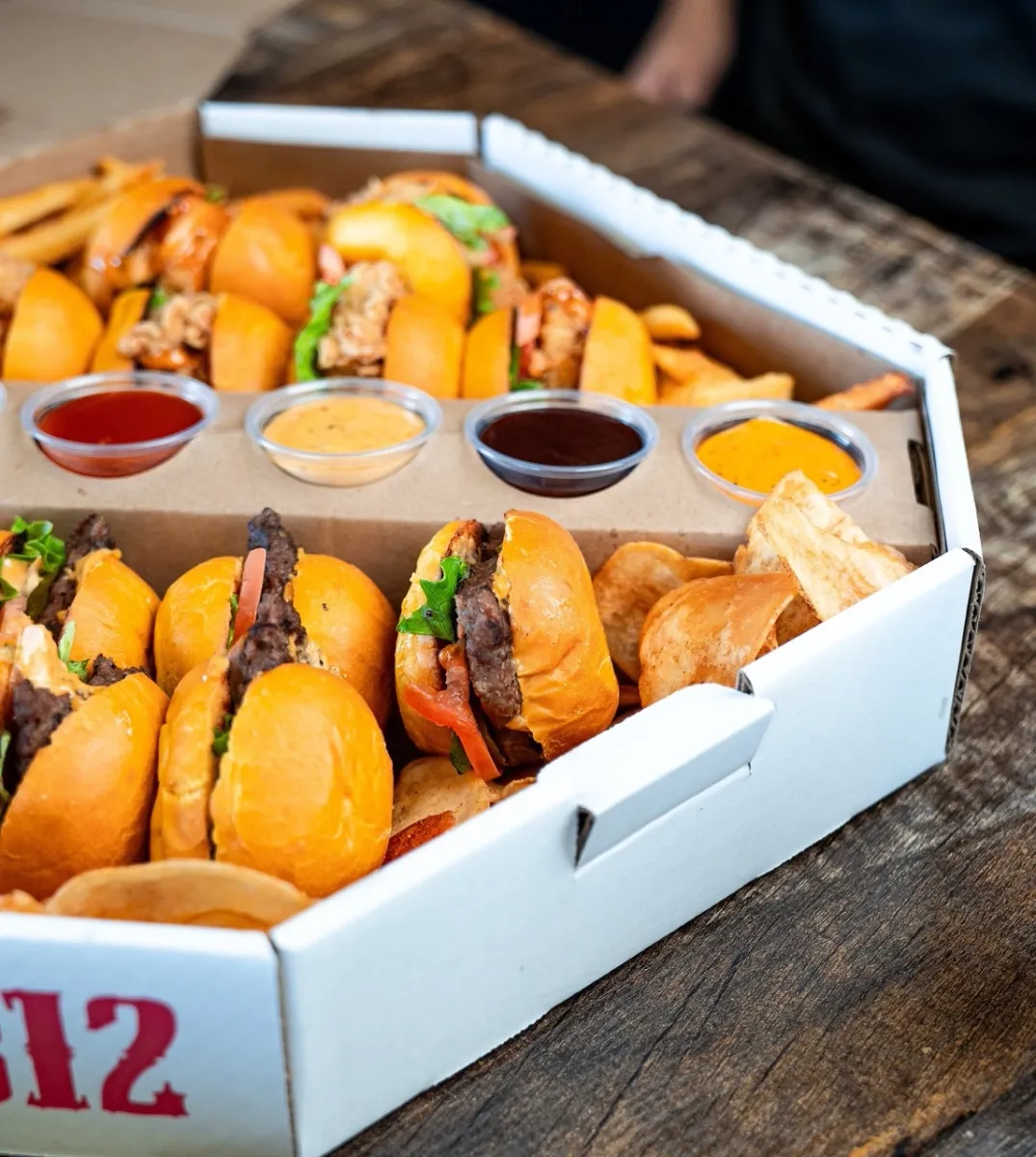 B12 BURGER Kirkland — photo 1